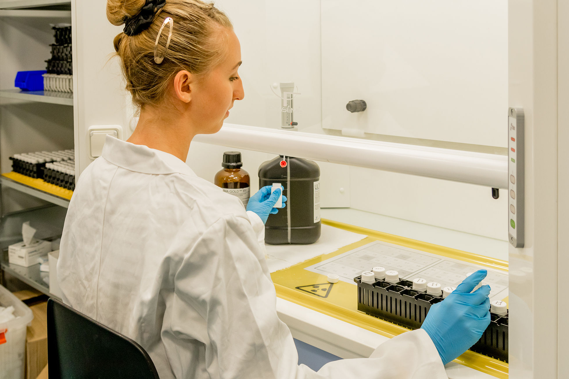 Analyses radiologiques en laboratoire et caractérisation d'échantillons